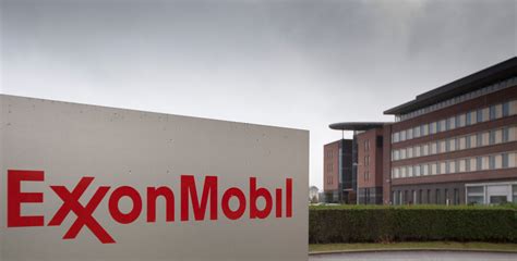 leaving exxon mobil  sell stakes  nigeria upstream operations