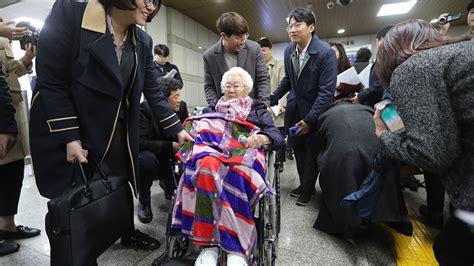 south korean court begins trial over japan s wartime sex slavery south korea news al jazeera