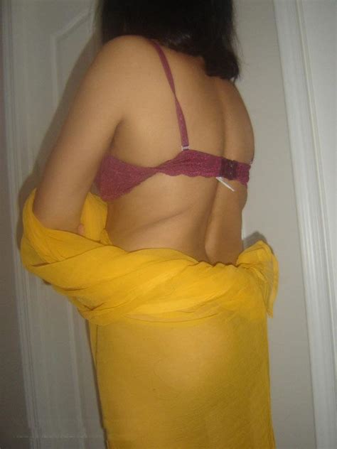 tamil mallu aunties back pose in low cut blouse xxx sex gallery