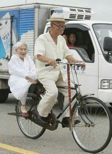 pin by sunnysideup on chari old couples bicycle
