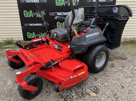 gravely pro turn  commercial  turn wbagger   month lawn mowers  sale