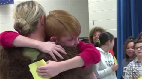 Army Mom Surprises Her 5th Grade Son During Class Project Abc13 Houston