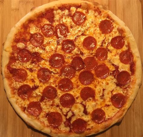 Pepperoni Pizza Pie R Pizza