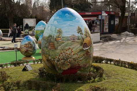 croatia  slovakia  giant easter egg spectatorsmesk