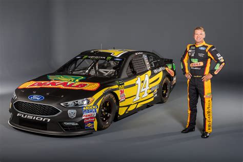nascar driver sees parallels  farming  racing brownfield ag