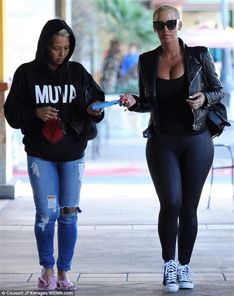 amber rose bonds with her mother dorothy at the nail salon daily mail