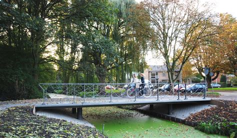 slank og vedligeholdelsesfri bro  uhpc til holland