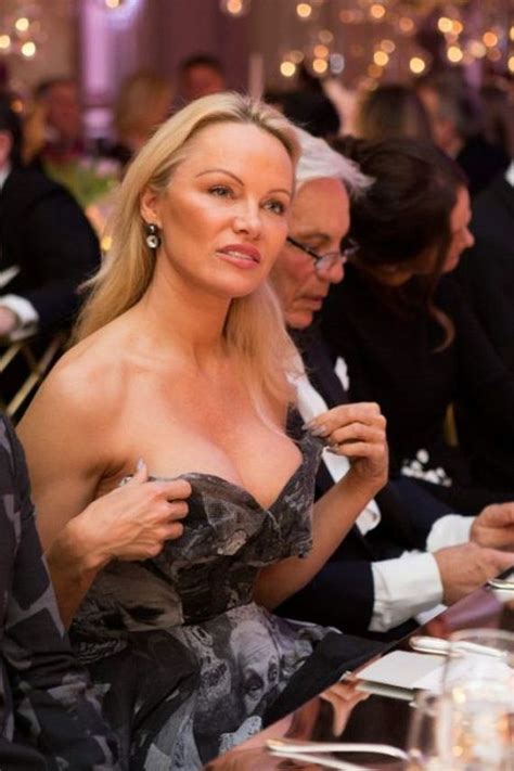see what pamela anderson looks like today barnorama