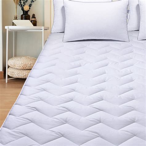 famome quilted fitted mattress pads cover king  alternative bed