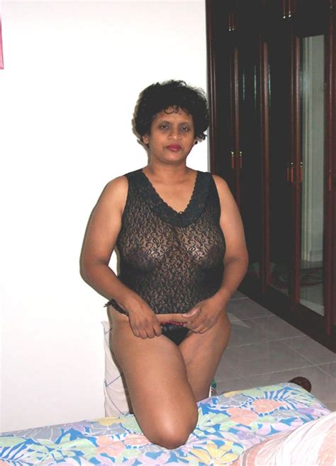 mallu moti girl nude boobs removing nighty latest hd photo gallery