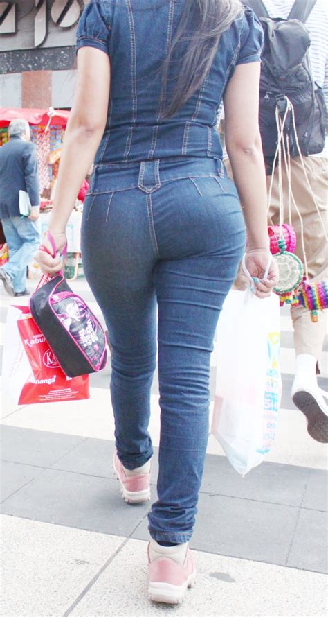 Latina Walking With Tight Jeans Showing Pawg Divine