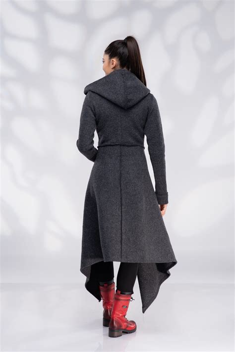 hooded coat  zipper allseams