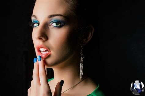 Wallpaper Face Women Model Glasses Singer Blue