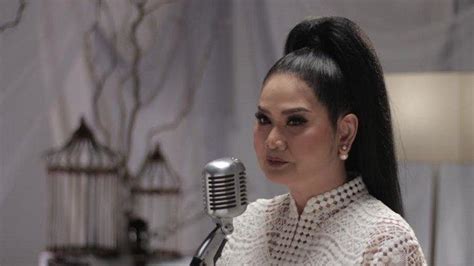Vina Panduwinata Rilis Lagu Selalu Cinta Jelang Konser 40 Tahun