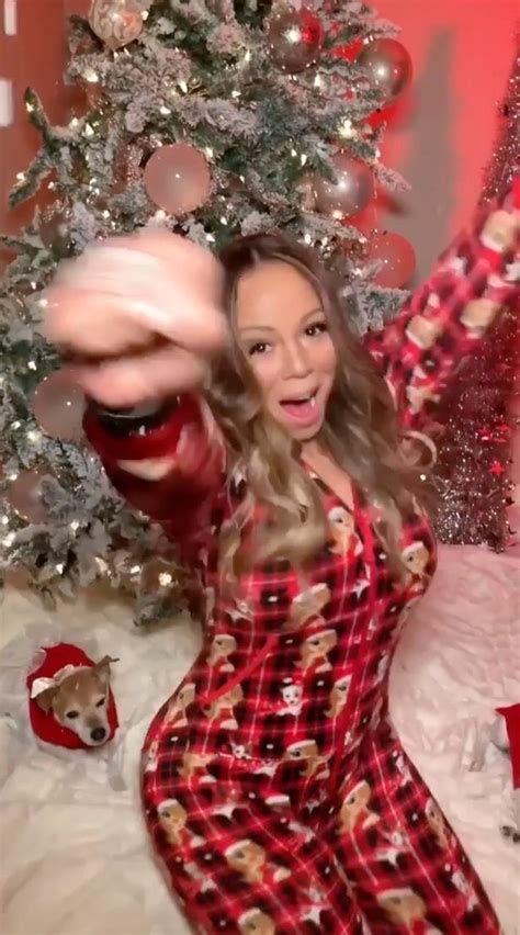 Mariah Carey Insists It S Time To Celebrate Christmas Just Hours After