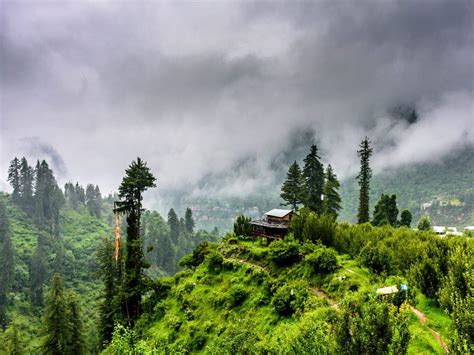places  india  turn beautifully green  monsoons travel india