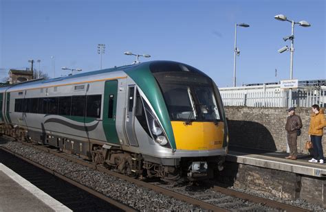 irish rail passengers advised  check travel plans  weekend  major disruptions  place