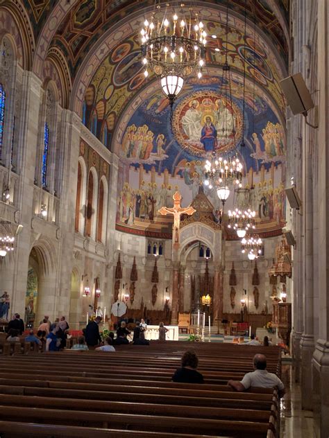 honor   feast   lady   rosary  visited  cathedral named   queen