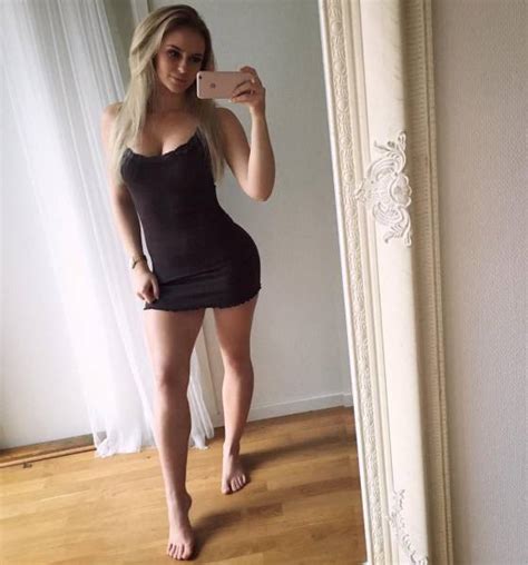 Sexy Women In Tight Dresses Are Simply Too Tempting To