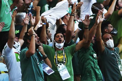 Final Da Libertadores Tem Aglomeração De Torcedores Convidados No