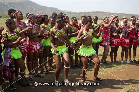 photos and pictures of zulu reed dance at enyokeni palace nongoma