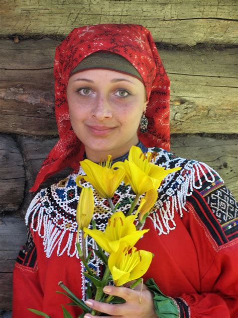 Russian Traditional Clothing Russian Beauty Russian Fashion Folk