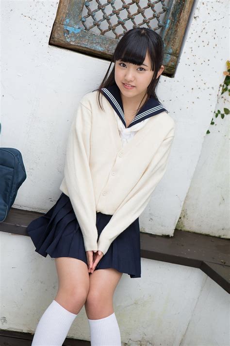 香月杏珠 Anju Kozuki 可愛いアジア女性、かわいい学校の制服
