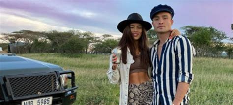 In Snaps Gossip Girls Ed Westwick In Sa With Model