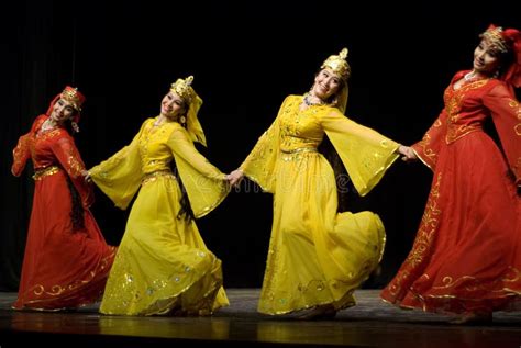 Folk Dance By Uzbekistan Folk Dancers Editorial Image Image Of Women