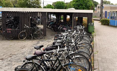 nieuwe fietsenstalling aan station beveren waaskrant