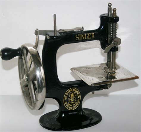 hand crank singer sewing machine updated hedley lead