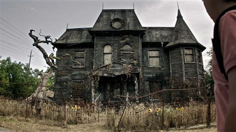 scariest freakiest haunted houses  movies  tv