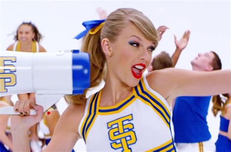 Taylor Swift Turns Radio On With Shake It Off Billboard