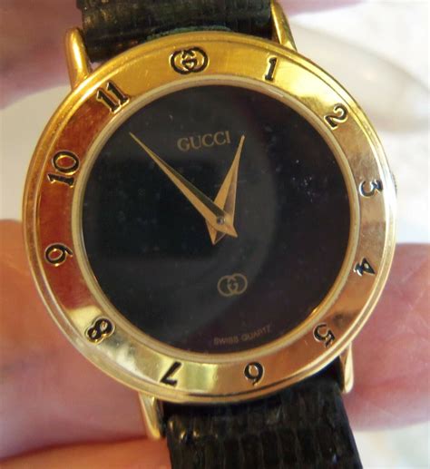 Gucci 1990 S Ladies Watch Round Face Leather Band Authentic Vintage New