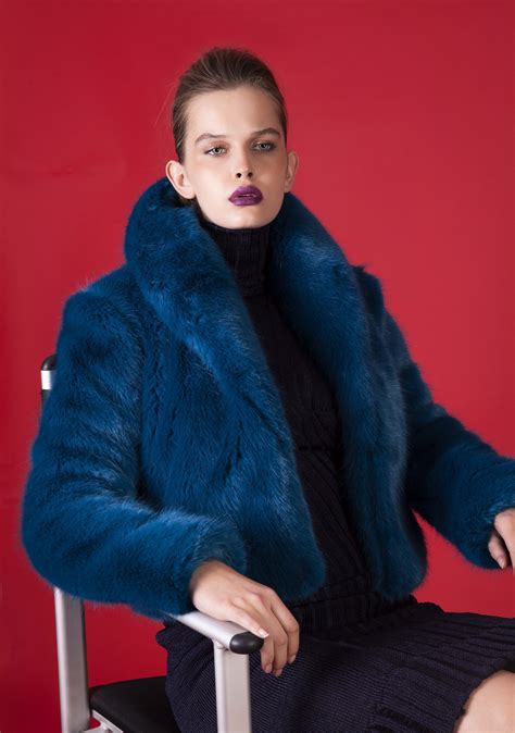 faux fur coat short  korlekie