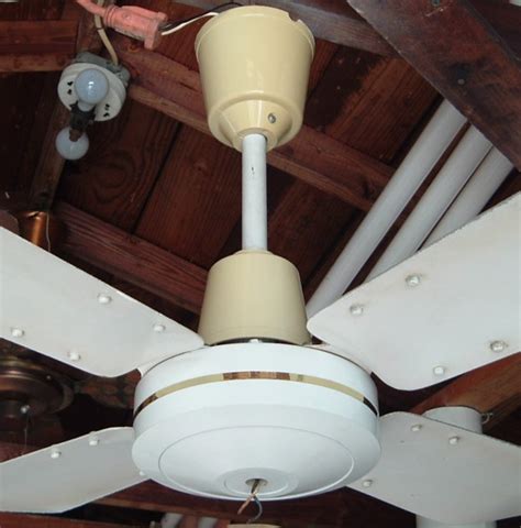 deluxe electric mfgco  metal blade ceiling fan