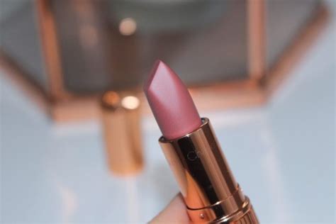 charlotte tilbury pillow talk lipstick review and swatch