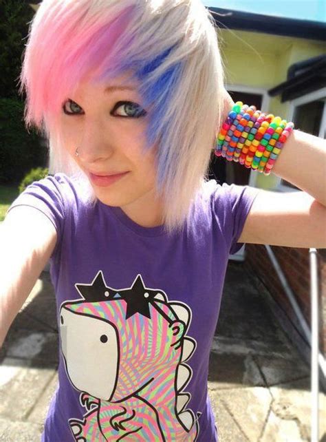 20 Cute Emo Hairstyles For Girls