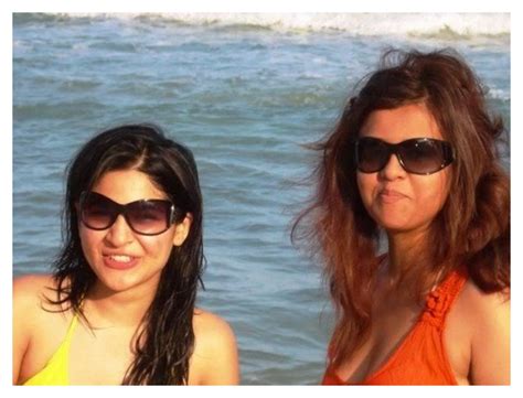 Maria Wasti And Ayesha Omer Thailand Beach Pictures New