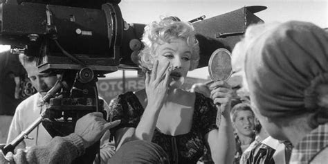 marilyn monroe suffered from anxiety on set says bus stop co star
