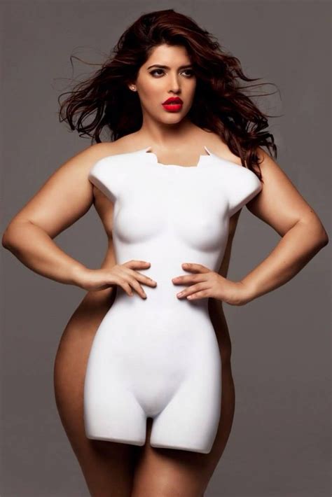 12 Plus Size Models Who Proved The Fact That Curvy Women