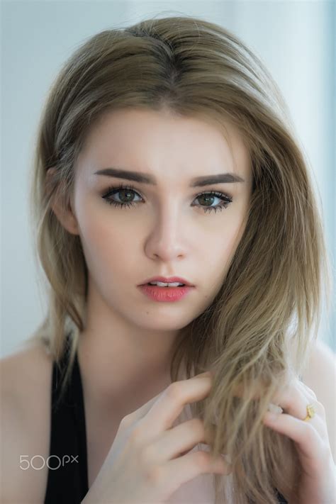 4516337 model jessie vard women nimit e looking at viewer portrait 500px face