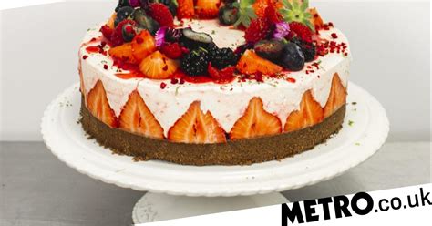 Make This Easy No Bake Strawberry Cheesecake With Just Six