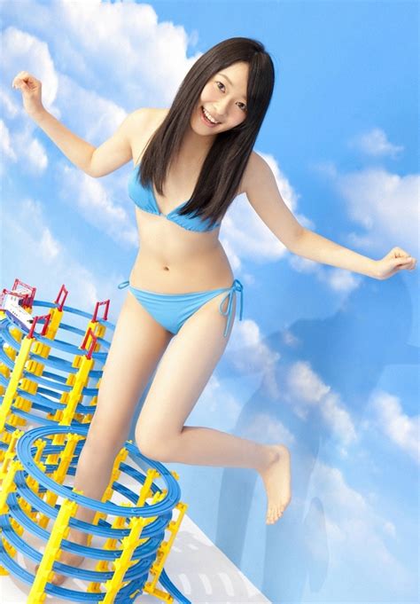 Hkt48 指原莉乃 セクシー 青ビキニ水着 カメラ目線 おへそ 太もも 高画質 エロかわいい画像2 アイドルおかず画像掲示板eカップ