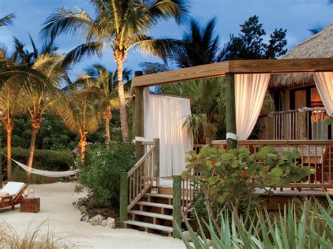 breathtaking resorts  stay   florida keys  fall