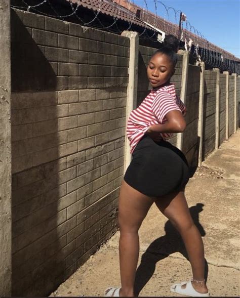 Howwe Biz South African Girls Battle Nigerians Girls On Facebook