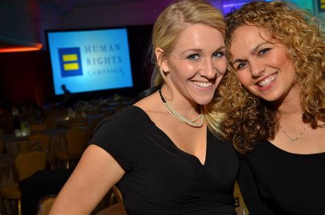 photo coverage human rights campaign gala brings out the crowd 24