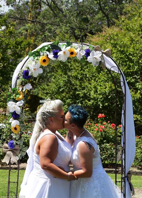 Lauren And Amy Wed In Australias First Same Sex Wedding Daily Mail
