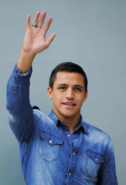 alexis sanchez chilean best football player 2012 all sports players