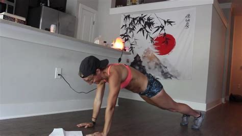 Strip To Hiit Naked Workout Led By Fitness Model Thumbzilla